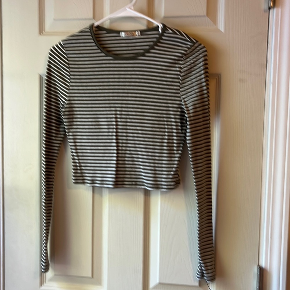 cropped striped shirt
